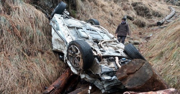 शिमलाः नारकंडा में बर्फ़ पर फिसली गाड़ी, हरियाणा के 2 पर्यटकों की मौत