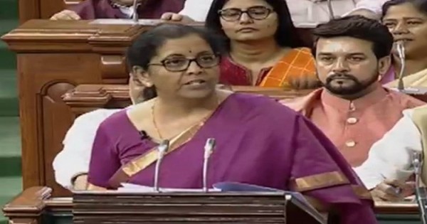 संसद में बजट पेश कर रही हैं वित्त मंत्री निर्मला सीतारमण, शुरु हुआ बजट भाषण