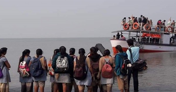40 स्कूली बच्चों से भरी नाव समुद्र में डूबी, 4 की मौत