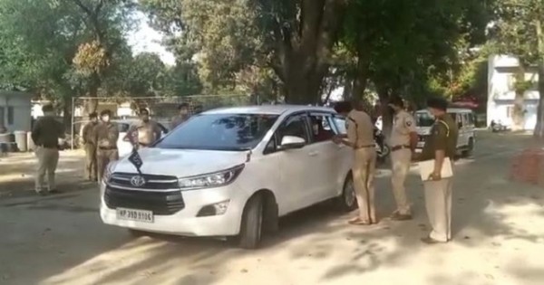 पुलिस ने 3 महीने फरार चल रहे हेरोइन तस्करों को मोहाली से किया गिरफ्तार