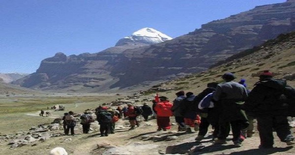 कैलाश मानसरोवर यात्रा: नेपाल में फंसे 40 भारतीय श्रद्धालु, सरकार से की मदद की अपील