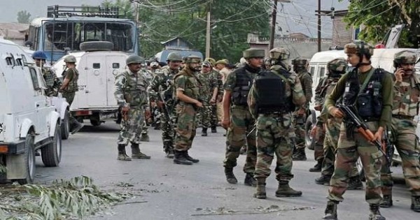 J&K: आतंकियों ने पुलवामा में सेना की पेट्रोलिंग पार्टी पर किया हमला, सर्च ऑपरेशन जारी