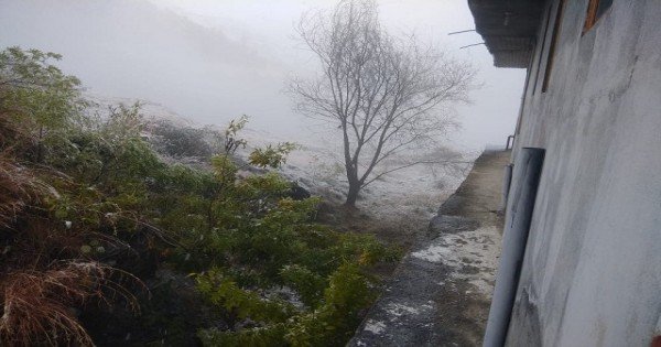 बर्फबारी से ऊपरी हिस्सों में कर्फ्यू का माहौल, रामपुर में ठंड ने तोड़ा 30 साल का रिकॉर्ड
