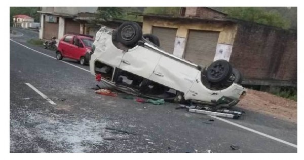 बिलासपुर: डिवाइडर से टकराई तेज रफ्तार कार, एक की मौत, 4 घायल