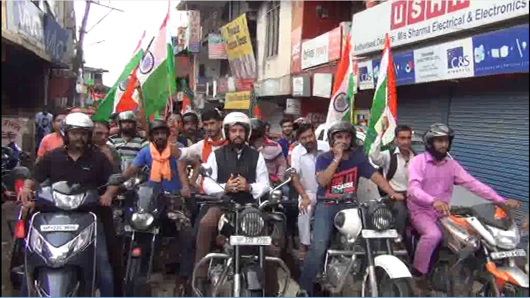 BJP की तिरंगा यात्रा में उमड़ी बाइकर्स की भीड़, यात्रा शुरू