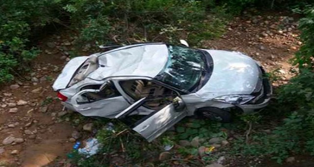 शिमला: रामपुर में गहरी खाई में गिरी कार, 2 की मौत