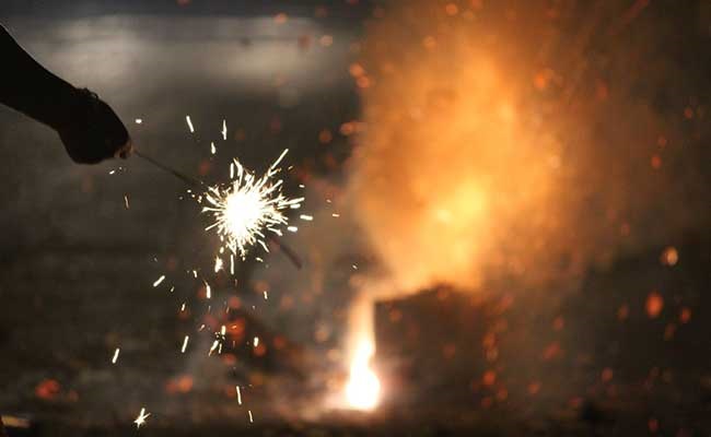 कुल्लू  के घनी आबादी वाले इलाकों में पटाखों की बिक्री पर रोक