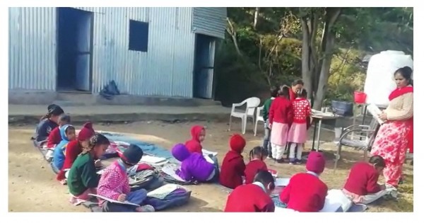 बिलासपुर: जमीन और पैसा उपलब्ध फिर भी 2 साल से नहीं बन पाया स्कूल भवन
