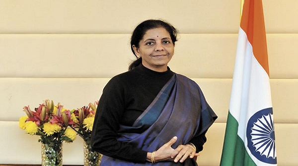इंदिरा गांधी के बाद पहली महिला रक्षामंत्री बनी निर्मला सीतारमण