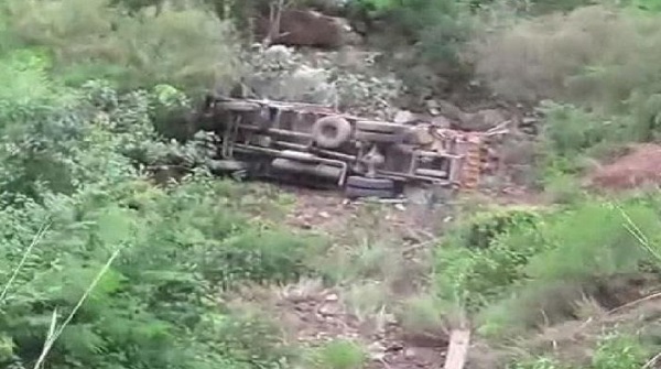 बिलासपुर: चलते ट्रक पर गिरी चट्टानें, चालक की मौत