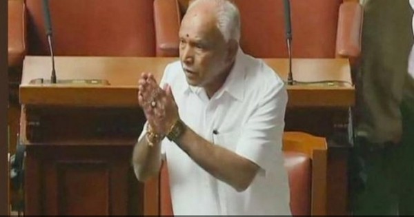 कर्नाटक में बीजेपी की सरकार गिरी, येदियुरप्पा ने दिया इस्तीफा