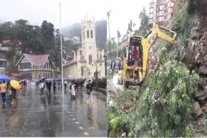 हिमाचल में बारिश का कहर, शिमला जिला में 3 मुख्य सड़कों सहित 14 लिंक रोड बंद