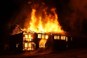 चंबा: पांगी में भीषण अग्निकांड, 4 मकान जलकर राख, 10 भेड़-बकरियां जिंदा जलीं