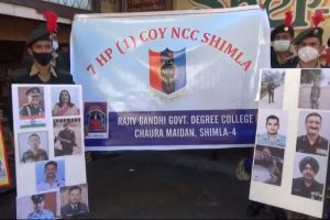 शिमला: NCC कैडेट ने कैंडल मार्च निकाल सीडीएस बिपिन रावत को दी श्रधांजलि