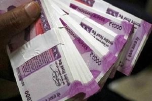 कर्मचारियों को आज मिल सकता है होली गिफ्ट, खाते में आ सकते हैं 2 लाख रुपए!