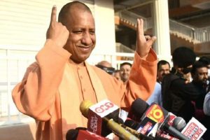 UPPolls: मुख्यमंत्री योगी आदित्यनाथ ने किया मतदान, लोगों से की अपील