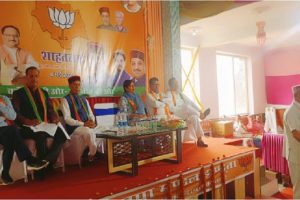 खन्ना बोले- कांग्रेस में जन्म से तो BJP में कर्म के दम बर बनता है नेता