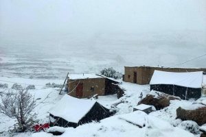 हिमाचल में बारिश-बर्फबारी से लौटी ठंड, गर्मी में सर्दी का अहसास