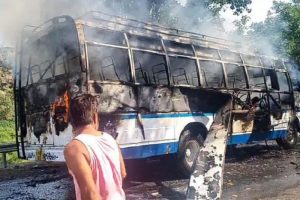 J&K: कटरा में तीर्थयात्रियों से भरी बस में लगी आग, 2 की मौत 22 घायल