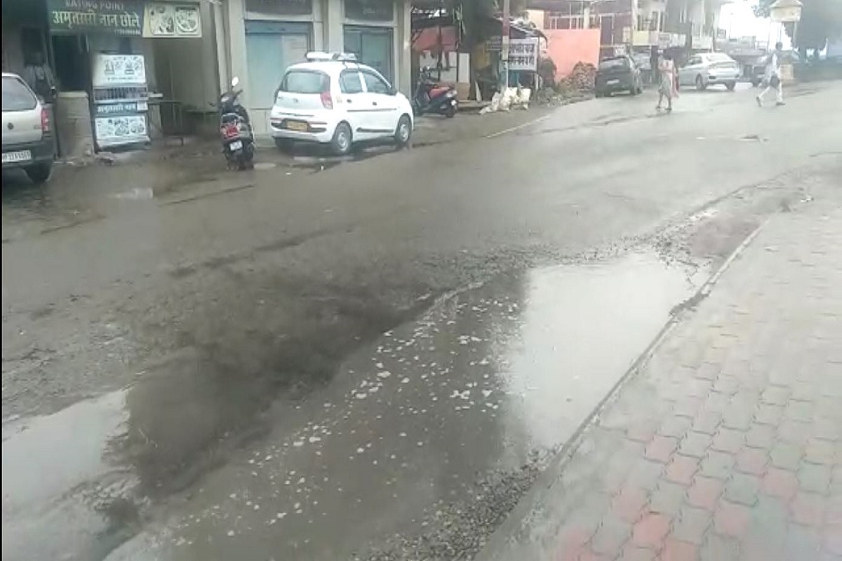hamirpur road block from rain