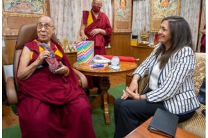 धर्मशाला: धर्मगुरु दलाई लामा से मिलीं उजरा जेया, कई महत्वपूर्ण विषयों पर हुई चर्चा