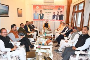 शिमला: पीटरहॉफ में हुई BJP कोर ग्रुप की बैठक, पार्टी के सीनियर नेता रहे मौजूद