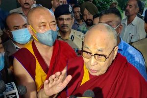 तिब्बती धर्मगुरु दलाईलामा धर्मशाला से लद्दाख के लिए 15 दिन की यात्रा के लिए हुए रवाना