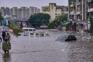 बाढ़ से ग्रस्त देश के कुछ राज्य, प्रशासन ने की चेतावनी जारी.