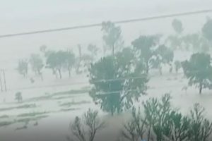 हमीरपुर: खैरी में उफान पर व्यास नदी, 6 घरों के लोग फंसे-रेस्क्यू ऑपरेशन जारी