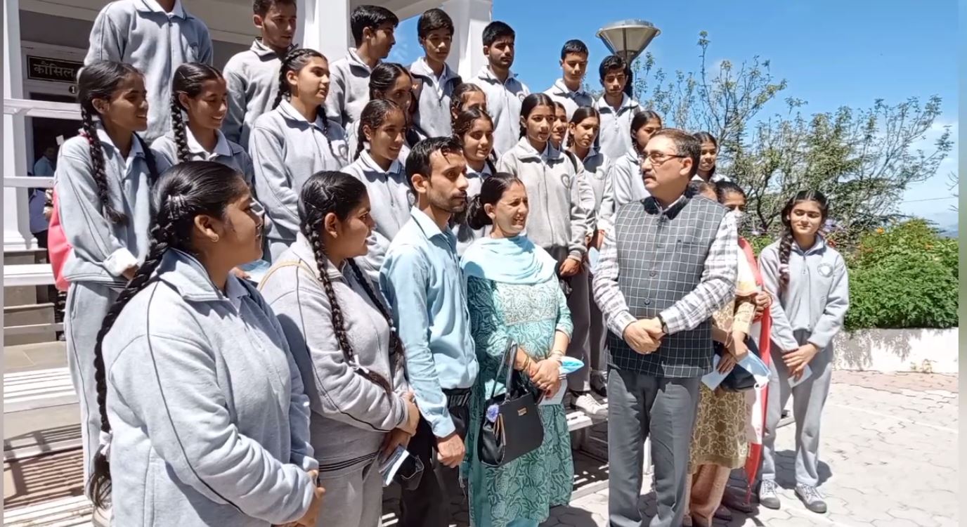 शिमला के शोघी स्कूल के विद्यार्थियों ने देखी विधानसभा सत्र की कार्यवाही
