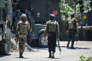जम्मू कश्मीर में सुरक्षाबलों की आतंकियों से मुठभेड़, एक हाइब्रिड आतंकी मारा गया