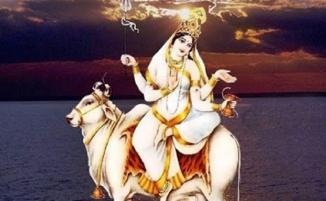 नवरात्रि में अष्टमी पर होती है महागौरी की पूजा