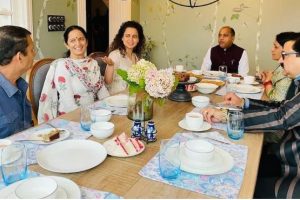 मनाली में कंगना रनौत से मिलने पहुंचे CM जयराम, घर पर नाश्ते में खाए भल्ले-बबरू