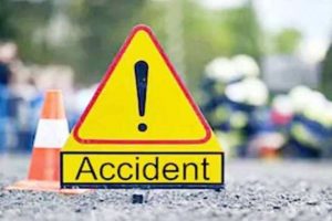 सिरमौर के सैंज खड्ड सड़क मार्ग पर हादसे का शिकार हुई कार, एक की मौत- 2 घायल