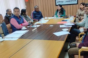 हमीरपुर: जिला निर्वाचन अधिकारी ने की मतगणना की तैयारियों की समीक्षा