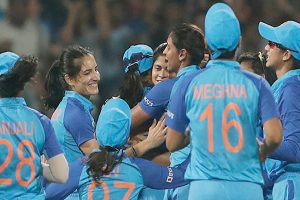 भारतीय महिला क्रिकेट टीम ने सुपर ओवर में ऑस्टेलिया को हराया, हिमाचल की रेणुका बनी हीरो