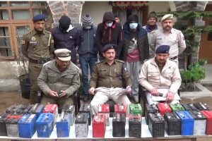 शिमला पुलिस के हाथ लगी बड़ी कामयाबी, गाड़ी बैटरी चोर गिरोह को 28 बैटरी के साथ किया गिरफ्तार