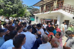 कांगड़ा: RS बाली ने लोगों की समस्याओं का मौके पर ही किया निपटारा