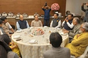 राष्ट्रीय विधायक सम्मेलन की प्रारम्भिक बैठक में भाग लेने पुणे से मुम्बई पहुंचे स्पीकर कुलदीप पठानिया