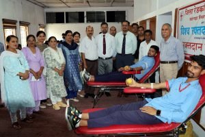 विश्व रक्तदाता दिवस पर जिला रेड क्रॉस सोसाइटी ने लगाया रक्तदान शिविर