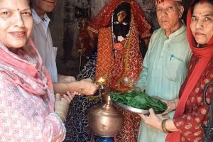 मंडी: धर्म संघ ने अर्धनारीश्वर मंदिर में किया हवन यज्ञ