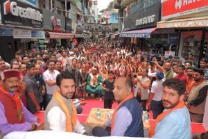 पहले भी सरकार बदलती रही, लेकिन किसी ने चलते संस्थान बंद नहीं किए: जयराम