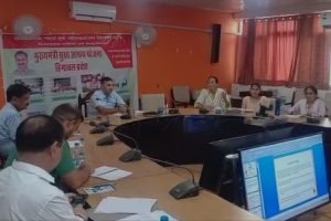 बिलासपुर में मुख्यमंत्री सुख आश्रय योजना के तहत बैठक, DC के अधिकारियों को निर्देश