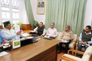 सेब सीजन को सफल बनाने के लिए सभी नियमों का पालन सुनिश्चित करें: बागवानी मंत्री