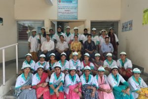 धर्मशाला: बेरोजगार युवतियों को जूट बैग और खिलौने बनाने का दिया प्रशिक्षण