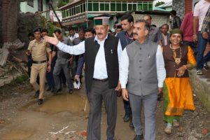 CM ने रामपुर विधानसभा क्षेत्र के खड़ाहण में आपदा से हुए नुकसान का जायजा लिया