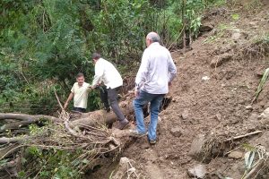 घुमारवीं: विधायक राजेश धर्माणी ने बाढ़ प्रभावित क्षेत्र का लिया जायजा