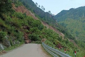 NH-5 निगुलसरी बंद हुए मार्ग पर काजा से ग्राम्फू मार्ग पर यातायात रहेगा सुचारू