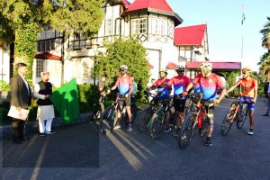 राज्यपाल ने साइकिल अभियान को दिखाई हरी झंडी