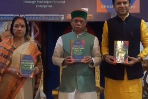 राज्यपाल ने किया ‘मिडिल ऑफ डायमंड इंडिया’ पुस्तक का विमोचन